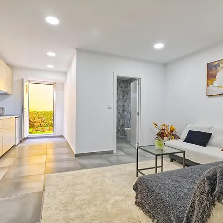 Spacious Flat With Garden