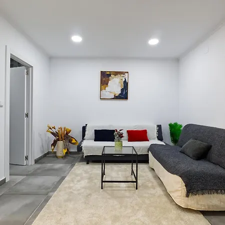 Spacious Flat With Garden Apartment