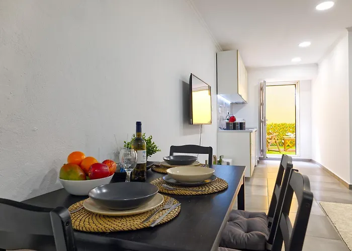 Spacious Flat With Garden Διαμέρισμα