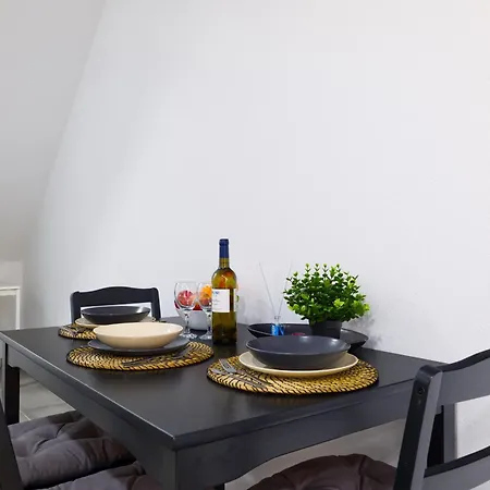 Spacious Flat With Garden *