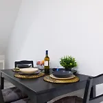 Spacious Flat With Garden *