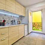 아파트 Spacious Flat With Garden 리스본