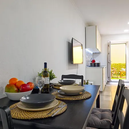 Spacious Flat With Garden Апартаменты