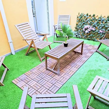 아파트 Spacious Flat With Garden